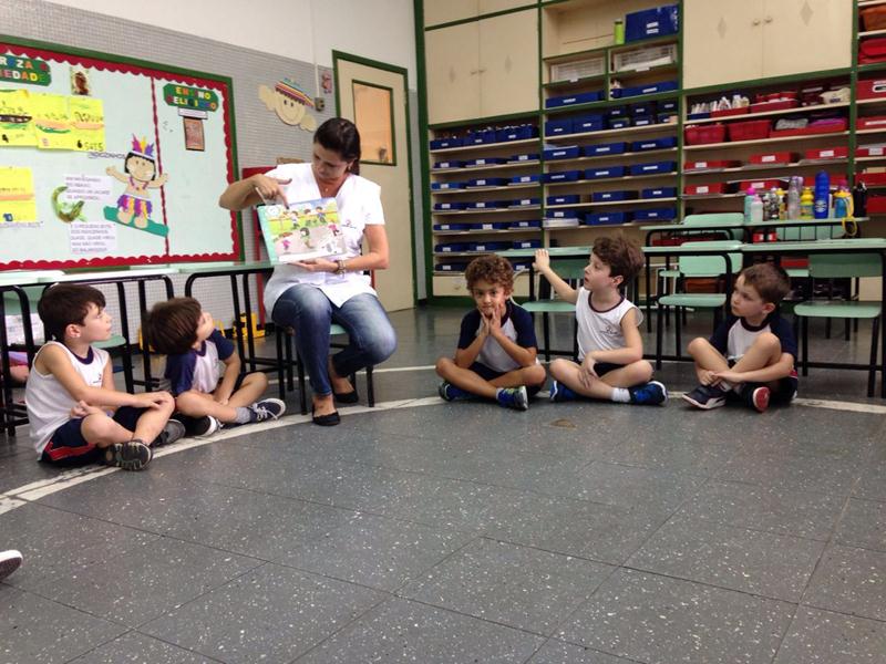 Infantil III - Vocabulário de Inglês vira brincadeira fora da sala de aula
